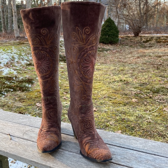 Embroidered Boots - Picture 6 of 7